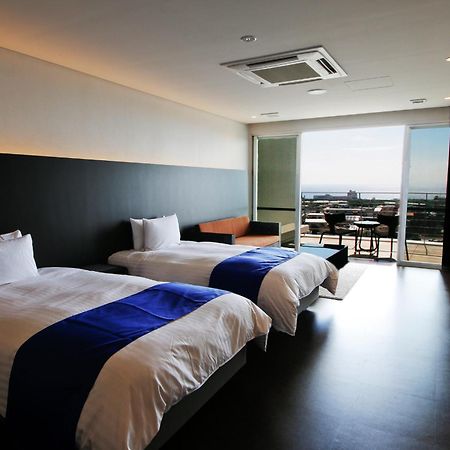 Transit Overnight Hotel Yomitan Exteriér fotografie