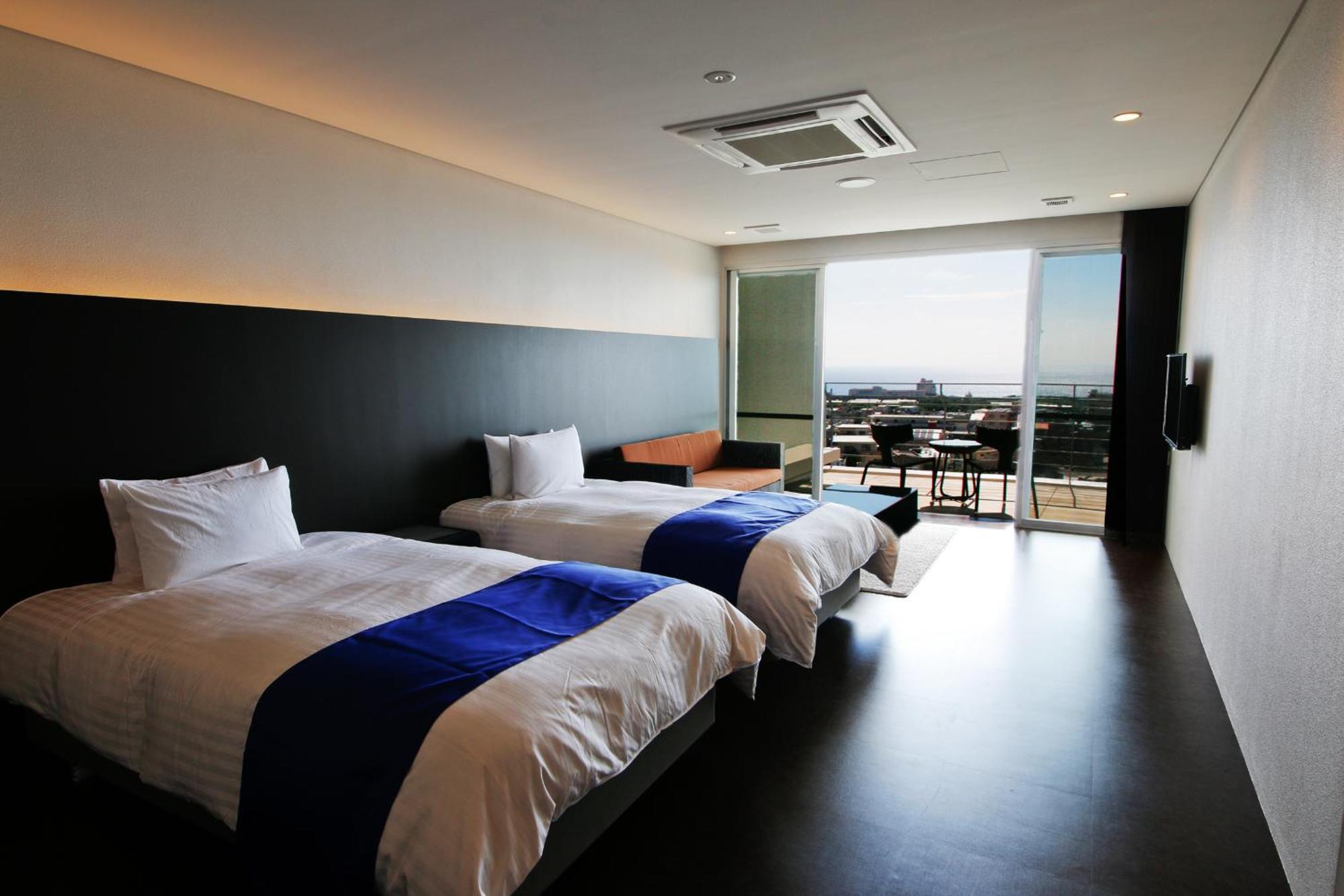 Transit Overnight Hotel Yomitan Exteriér fotografie
